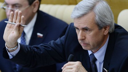 Лысаков: готовьтесь к запрету личных авто на второй волне COVID