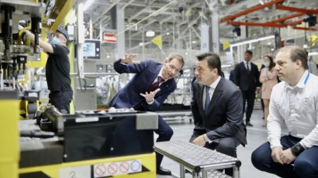 Директора российского завода Mercedes наградили орденом