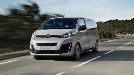 Фургоны Peugeot и Citroen получили новые версии в России