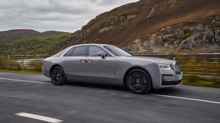 Как устроена подвеска нового Rolls-Royce Ghost, который «стелет»