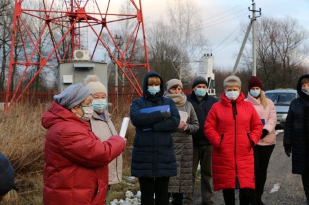 Глава городского округа О. Павлихин встретился с жителями д. Беззубово