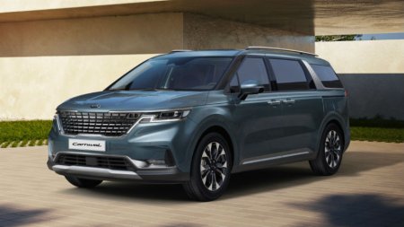 Kia Carnival получил российский паспорт