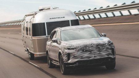 Infiniti показал новый QX60 на видео: он может буксировать огромный автодом