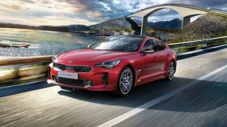 Kia назвала российские цены на обновленный Stinger