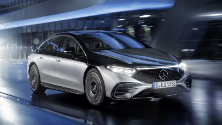 Новый Mercedes EQS обзавелся автопилотом и 350 сенсорами