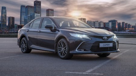 В России начались продажи обновленной Toyota Camry