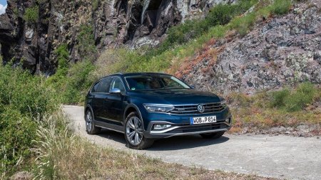 До России добрался универсал Volkswagen Passat: от 3,7 млн рублей