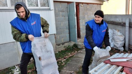 Волонтерская помощь жительнице села Песочное.