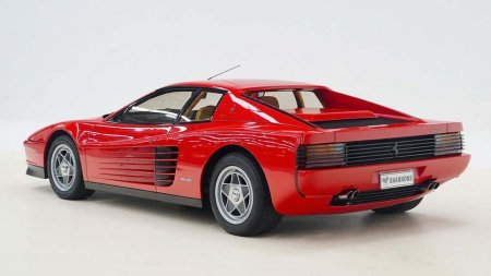 На продажу выставлена Ferrari Элтона Джона с одним зеркалом