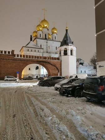 «Не убирают снег»: знаменитости продолжают жаловаться на плохую уборку снега в Петербурге