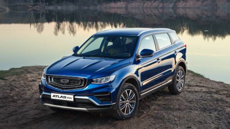 Раскрыты цены на базовый Geely Atlas Pro для россиян: от 1,8 млн рублей