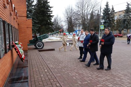 ЕДИНОРОССЫ СЕРЕБРЯНЫХ ПРУДОВ ПРИНЯЛИ УЧАСТИЕ В МЕРОПРИЯТИЯХ, ПОСВЯЩЕННЫХ ДНЮ ЗАЩИТНИКА ОТЕЧЕСТВА