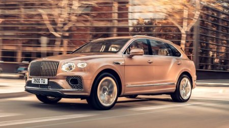 Удлиненный Bentley Bentayga официально представлен: плюс 180 мм и самые крутые кресла