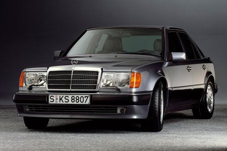 Волчья натура: 5 фактов про легендарный Mercedes-Benz E 500