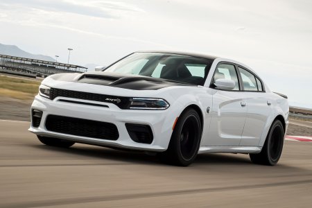 Седан для настоящих психов: 5 фактов про Dodge Charger Hellcat Redeye