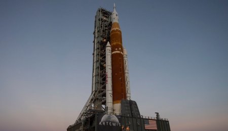 Когда NASA запустит «лунную ракету» Space Launch System