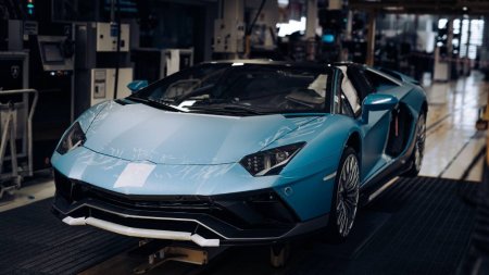 Lamborghini выпустил последний суперкар Aventador