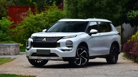 Mitsubishi Outlander вернулся к турбомоторам спустя почти 15 лет