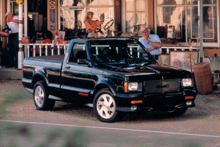 «Убийцы» суперкаров: пять фактов о свирепых GMC Syclone и Typhoon