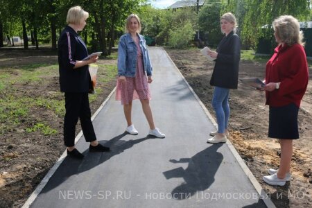 В РАМКАХ ПРОЕКТА "ГОРОДСКАЯ СРЕДА" В ПОСЕЛКЕ СЕРЕБРЯНЫЕ ПРУДЫ БЛАГОУСТРОЕН СКВЕР