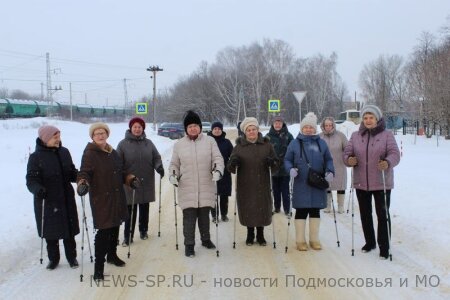 ДЛЯ ДОЛГОЛЕТОВ ПАРТИЙЦЫ ОРГАНИЗОВАЛИ МАСТЕР-КЛАСС ПО СКАНДИНАВСКОЙ ХОДЬБЕ