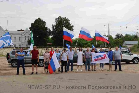 ПРАЗДНИЧНЫЙ АВТОПРОБЕГ ПРОВЕЛИ ПАРТИЙЦЫ СЕРЕБРЯНЫХ ПРУДОВ