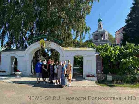 ПАЛОМНИЧЕСКУЮ ПОЕЗДКУ ОРГАНИЗОВАЛИ МОЛОДОГВАРДЕЙЦЫ ДЛЯ СЕМЕЙ БОЙЦОВ СВО