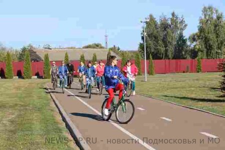 В День без автомобиля партийцы организовали велосипедную прогулку