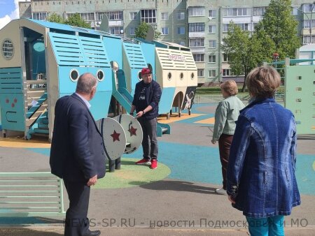 Серебряно-Прудские партийцы провели обход микрорайона Центральный